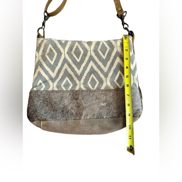 MYRA Agate Shoulder Bag​ - Picture 5 of 14